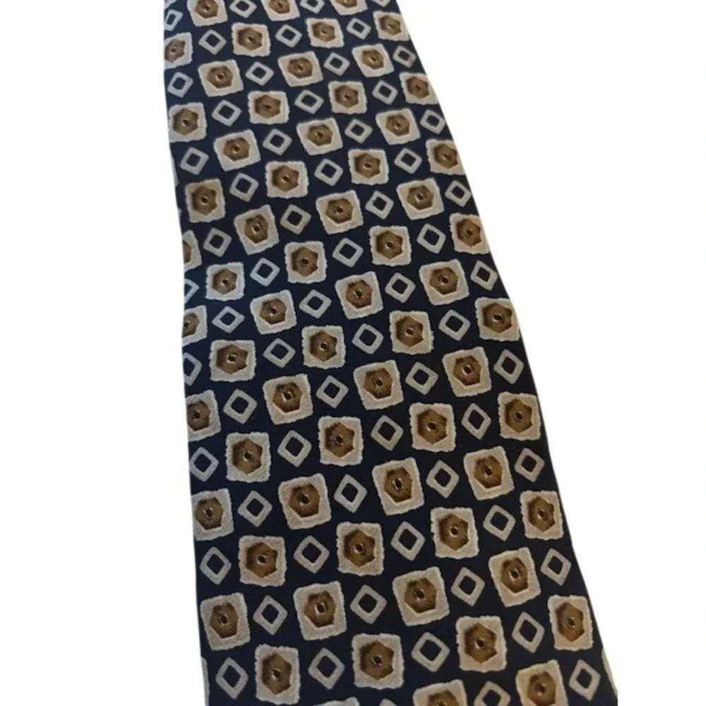 Cambridge Classics Mens Navy Blue Tan Geometric Medallion 100% Silk Necktie Tie